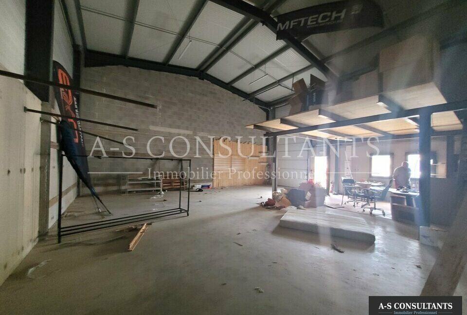 LOCAL D'ACTIVITE LOCATION SAINT PIERRE DE BOEUF 231432070_42_0070_4.jpg