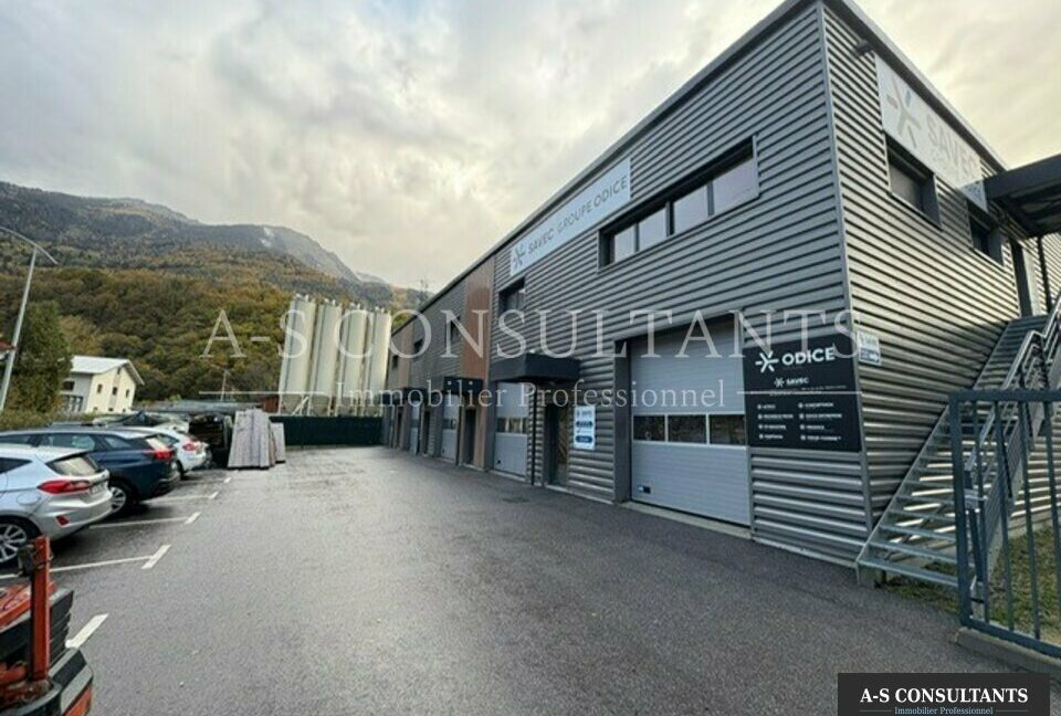 ENTREPOT LOCATION LA BATHIE 369487103_74_0009_4.jpg