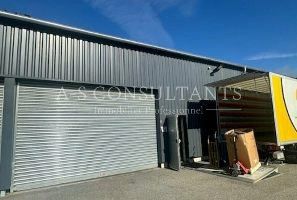 ENTREPOT A VENDRE SAINT VINCENT DE MERCUZE 38_0341_7.jpg