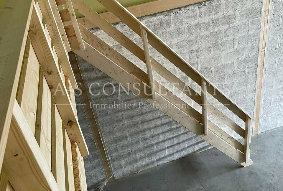 ENTREPOT LOCATION FAVERGES 419199996_74_0038_2.jpg