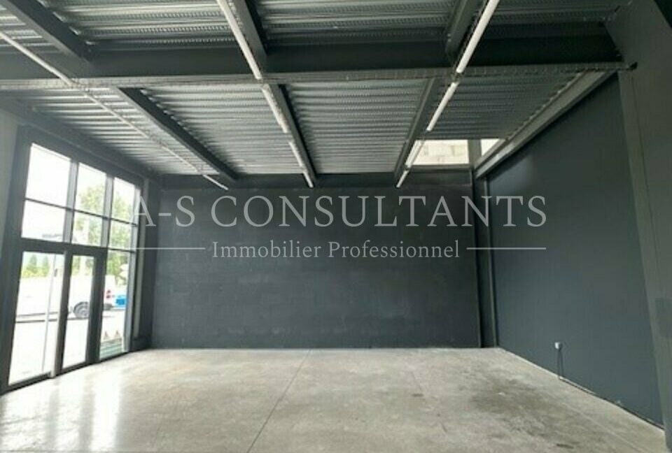 LOCAL COMMERCIAL LOCATION CHIGNIN 424896105_73_0283_12.jpg