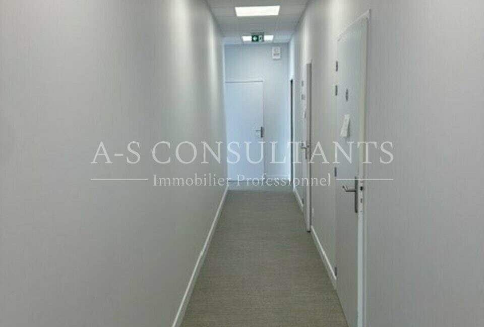 LOCAL COMMERCIAL LOCATION CHAMBERY 435087286_73_0092_2.jpg