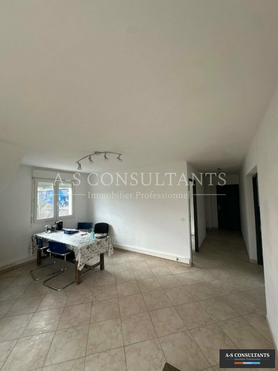 BUREAUX LOCATION ALLONZIER-LA-CAILLE 74_0128_3.jpg