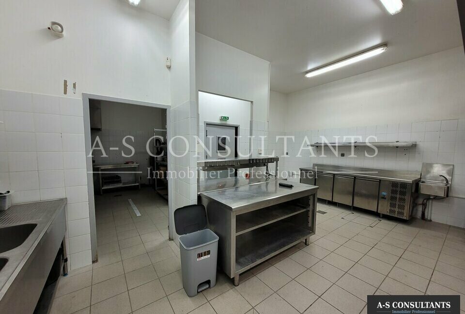 LOCAL COMMERCIAL LOCATION DAVEZIEUX 884011131_07_0109_2.jpg