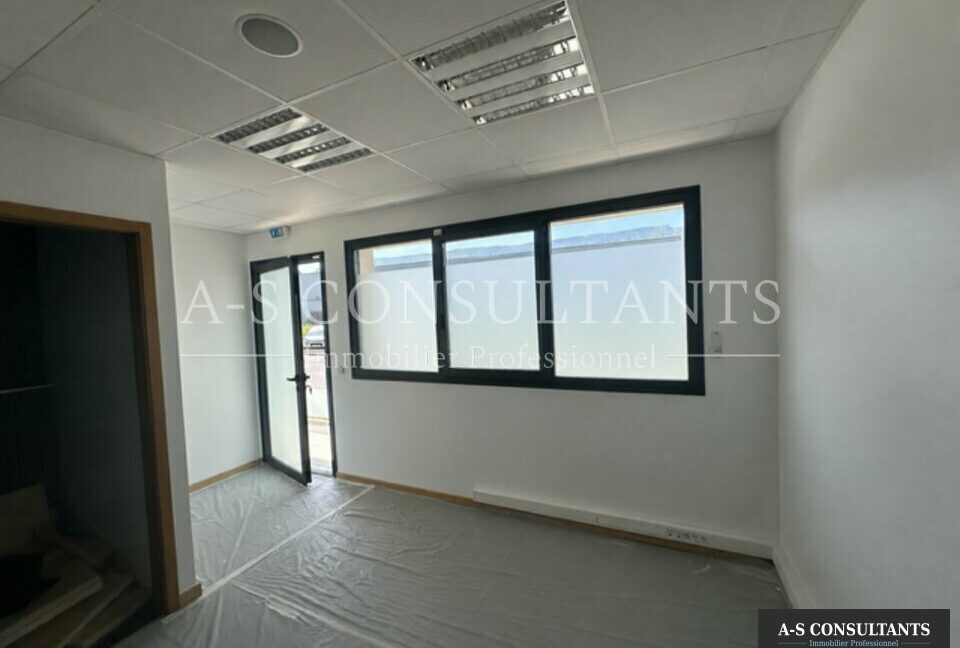 LOCAL PROFESSIONNEL LOCATION DRUMETTAZ-CLARAFOND 120714210_73_0331_3.jpg