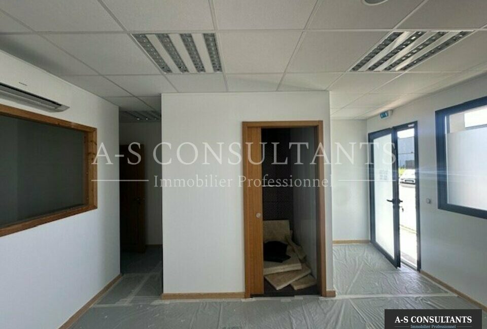 LOCAL PROFESSIONNEL LOCATION DRUMETTAZ-CLARAFOND 120875342_73_0331_4.jpg