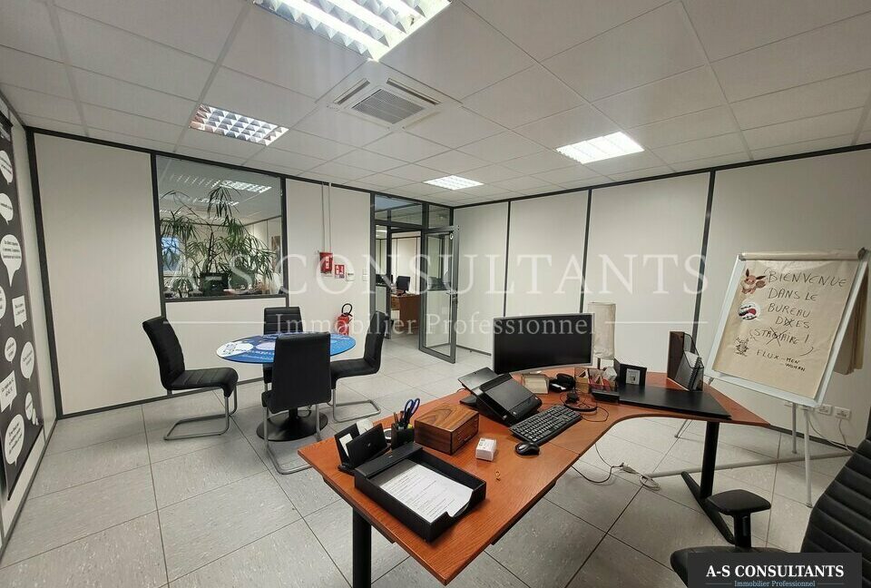 LOCAL COMMERCIAL A VENDRE DAVÉZIEUX 216469686_07_0150_1.jpg