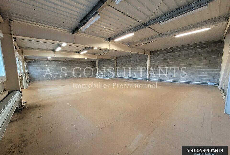 LOCAL COMMERCIAL LOCATION DAVÉZIEUX 383345978_07_0145_1.jpg