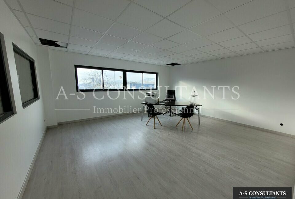 LOCAL D'ACTIVITE A VENDRE LA COTE SAINT ANDRE 38_0373_4.jpg