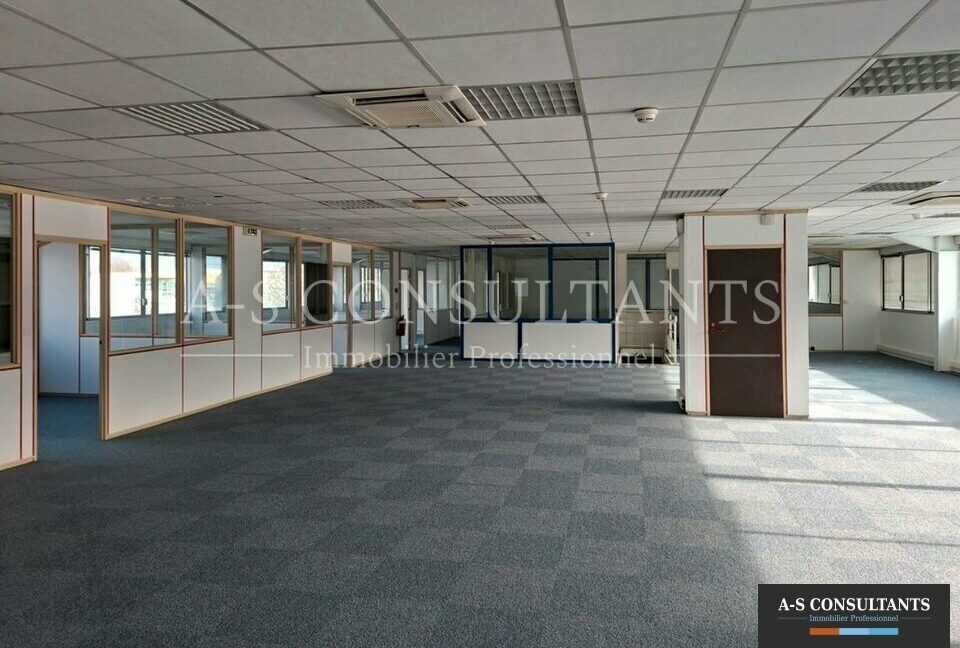 LOCAL COMMERCIAL LOCATION SILLINGY 393460375_74_0129_2.jpg