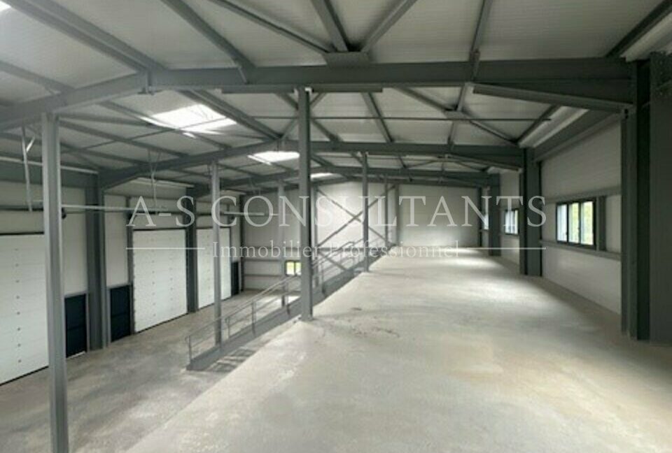 ENTREPOT LOCATION LA BIOLLE 469652617_73_0286_8.jpg