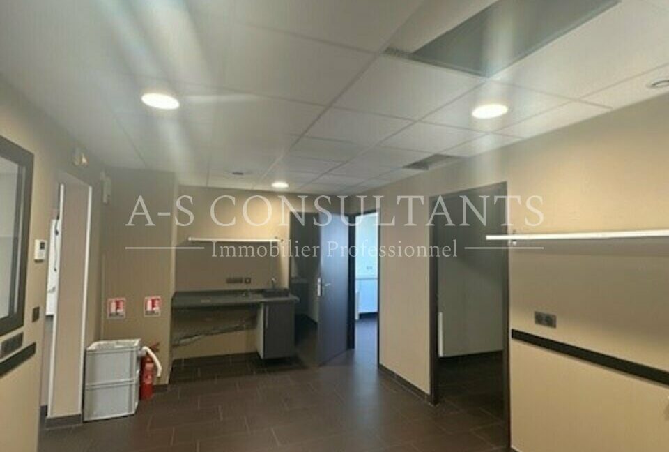 LOCAL COMMERCIAL A VENDRE ANNECY 514452537_74_0113_2.jpg