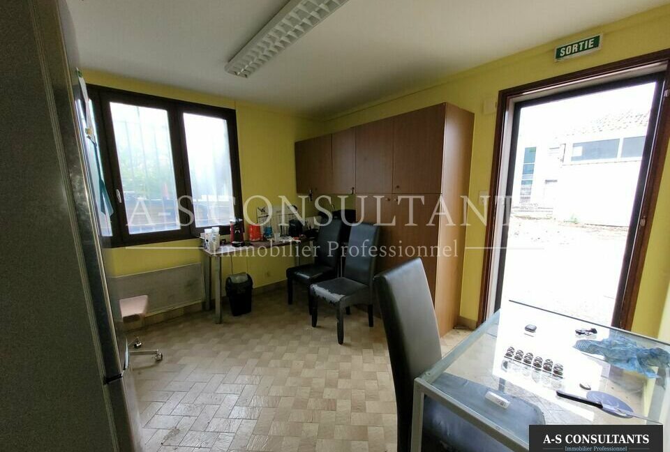 LOCAL D'ACTIVITE LOCATION DOMARIN 553504484_38_0253_9.jpg