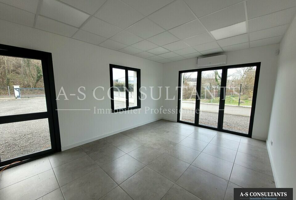 BUREAUX LOCATION NIVOLAS VERMELLE 705031499_38_0203_4.jpg