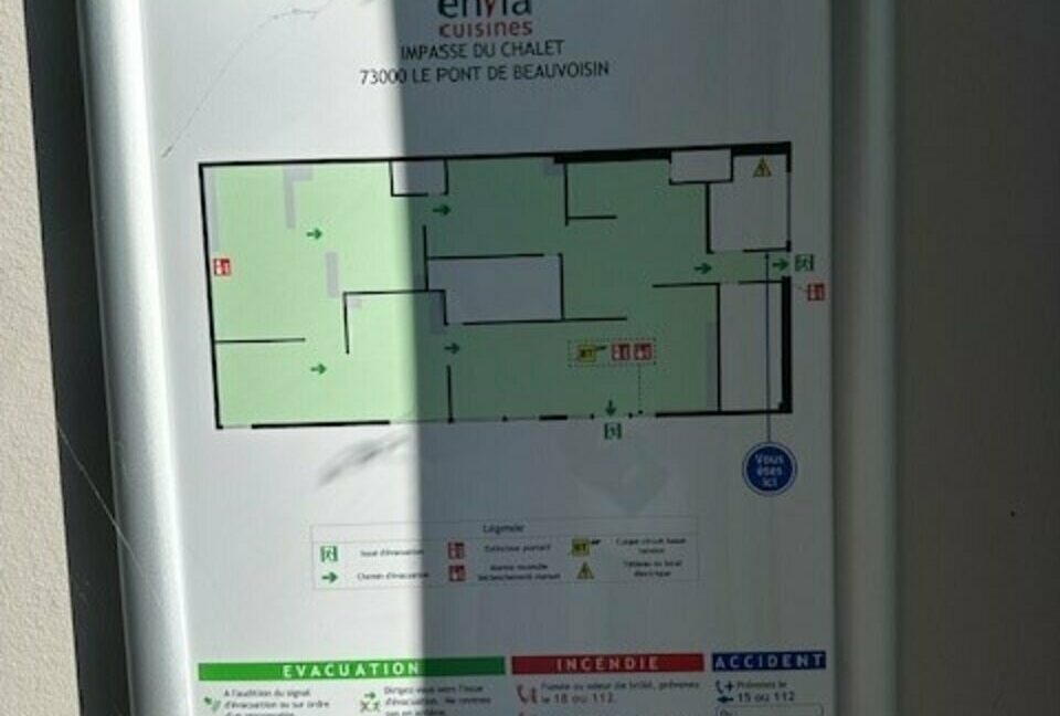 LOCAL COMMERCIAL LOCATION LE PONT-DE-BEAUVOISIN 792945482_73_0297_1.jpg