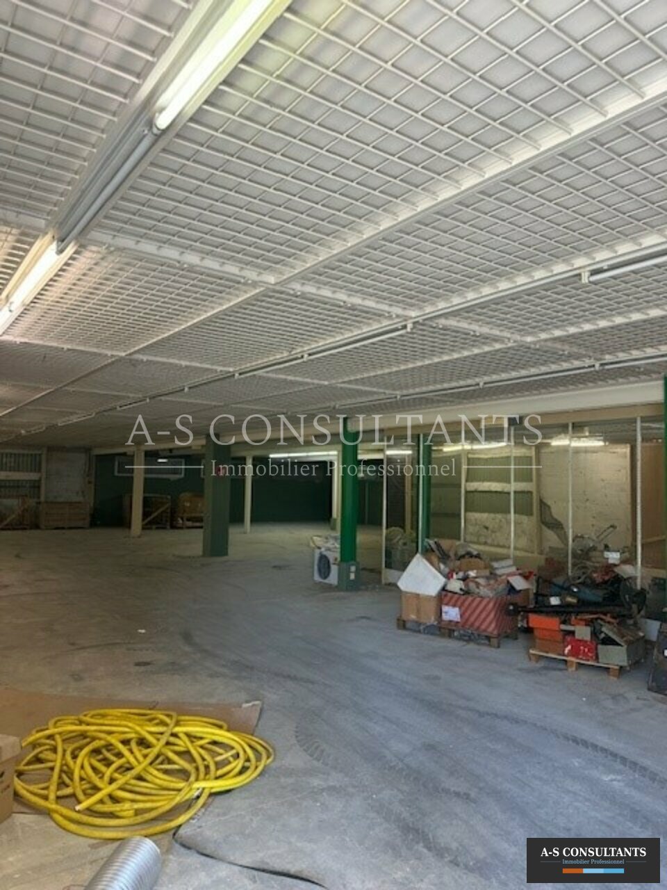 ENTREPOT LOCATION ROMAGNIEU 827864764_73_0299_1.jpg