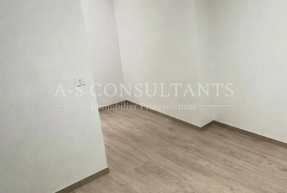 LOCAL COMMERCIAL LOCATION VIVIERS-DU-LAC 235320226_73_0348_6.jpg