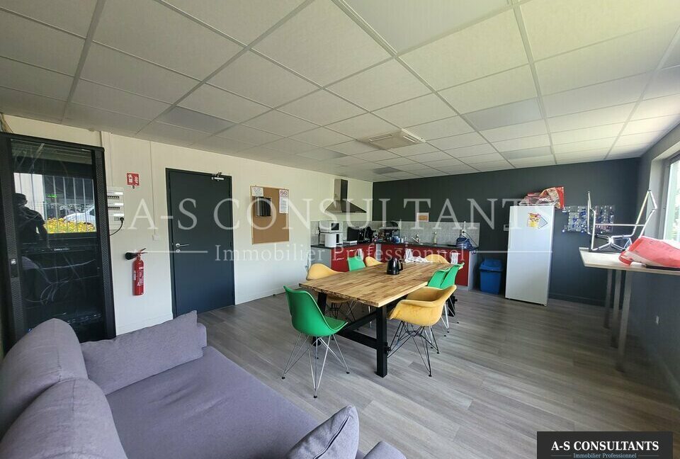 LOCAL D'ACTIVITE A VENDRE RENAGE 38_0357_4.jpg