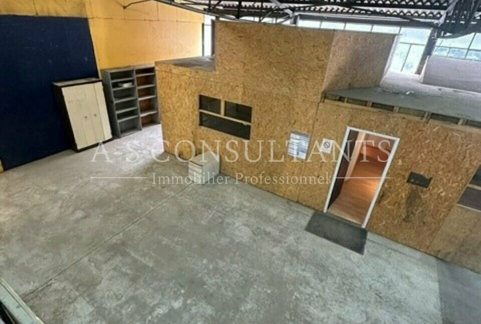 ENTREPOT LOCATION UGINE 498072554_73_0344_4.jpg