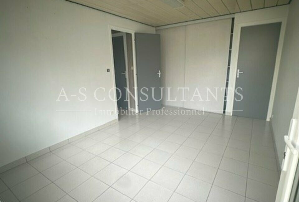 LOCAL D'ACTIVITE LOCATION CHAVANOD 702343875_74_0121_1.jpg