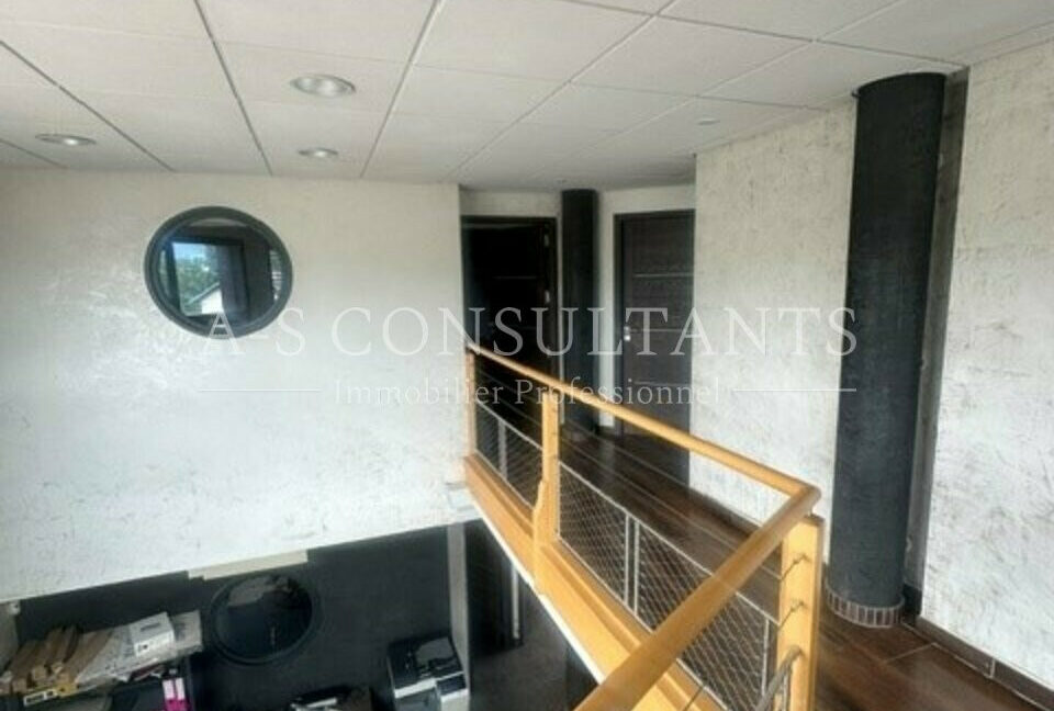 BUREAUX A VENDRE BARBERAZ 73_0340_7.jpg