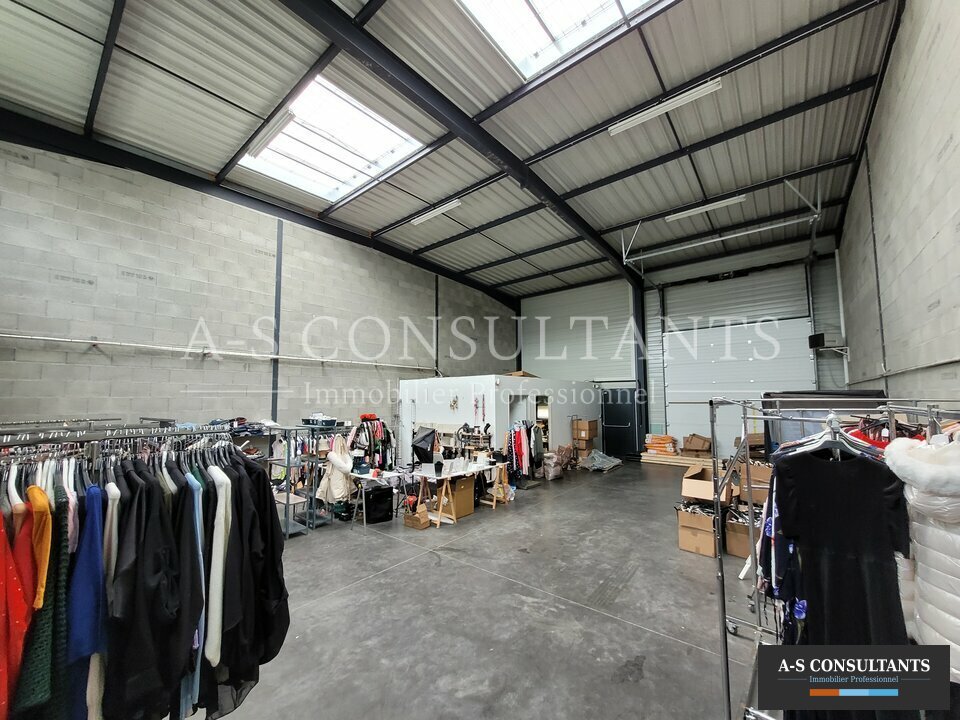 LOCAL D'ACTIVITE LOCATION SAINT PIERRE DE CHANDIEU 027767836_69_0163_2.jpg