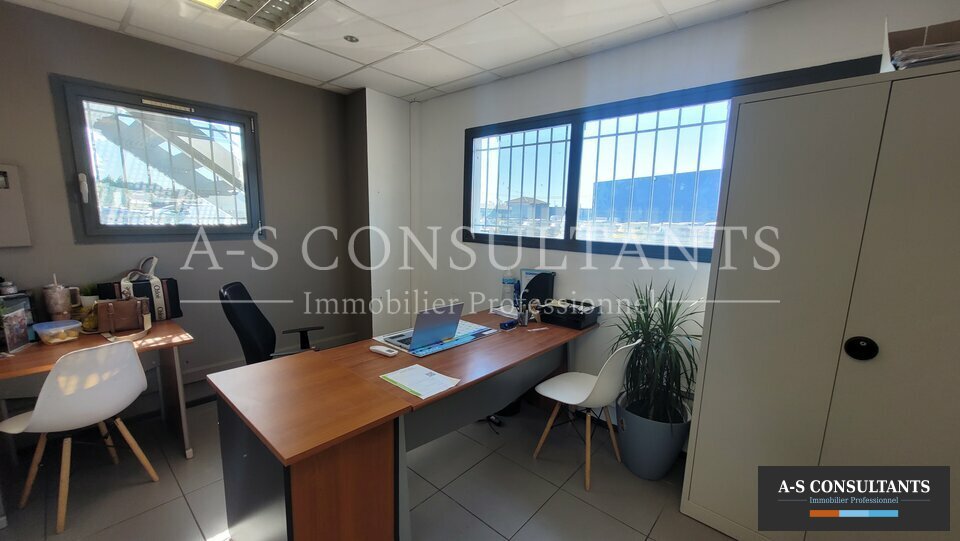 LOCAL COMMERCIAL LOCATION SALAISE SUR SANNE 057529396_38_0387_2.jpg
