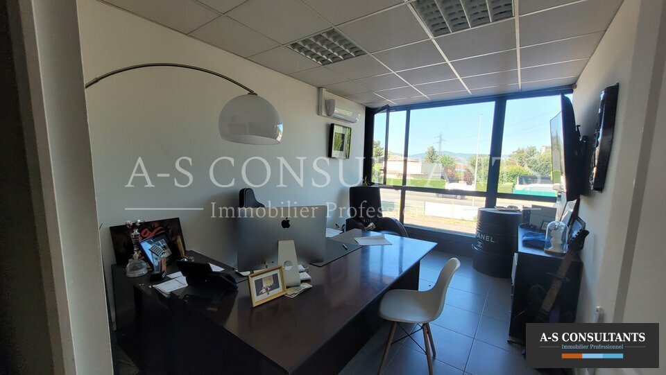 LOCAL COMMERCIAL LOCATION SALAISE SUR SANNE 057536787_38_0387_4.jpg