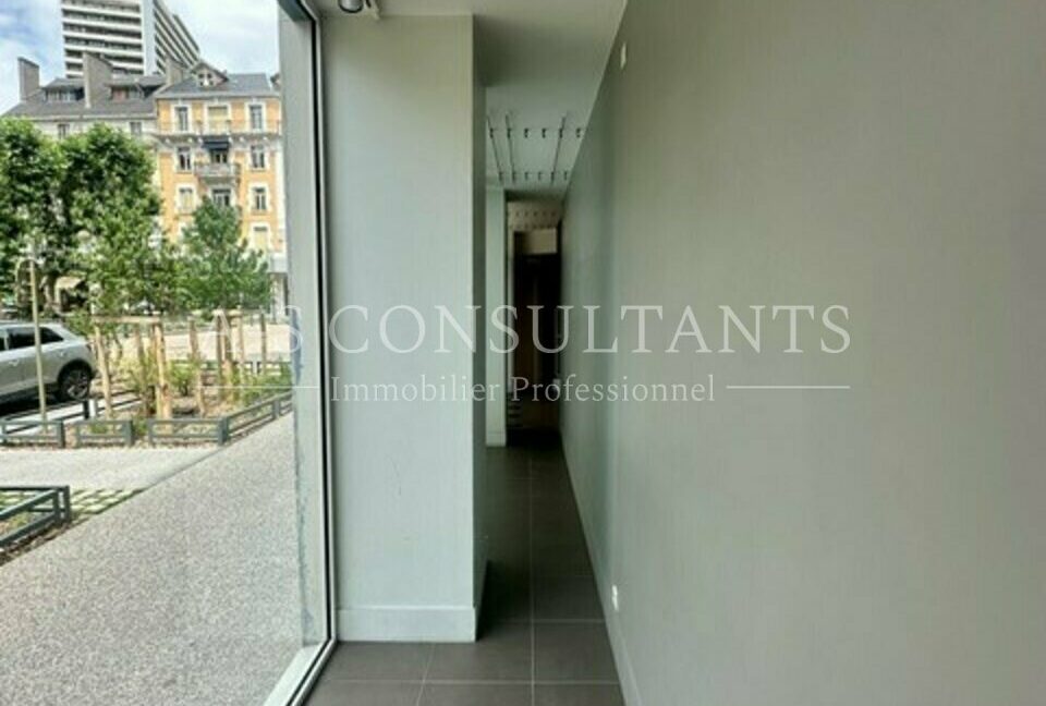 LOCAL COMMERCIAL LOCATION CHAMBÉRY 389373962_73_0342_4.jpg