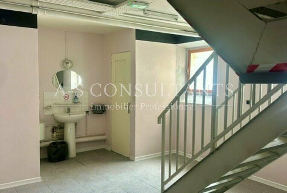 LOCAL COMMERCIAL LOCATION CHAMBÉRY 389541757_73_0342_5.jpg