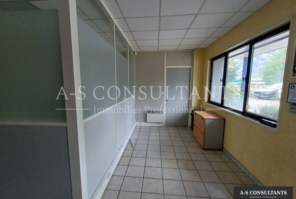 ENTREPOT LOCATION SAINTE-HÉLÈNE-DU-LAC 104373795_73_0354_6.jpg