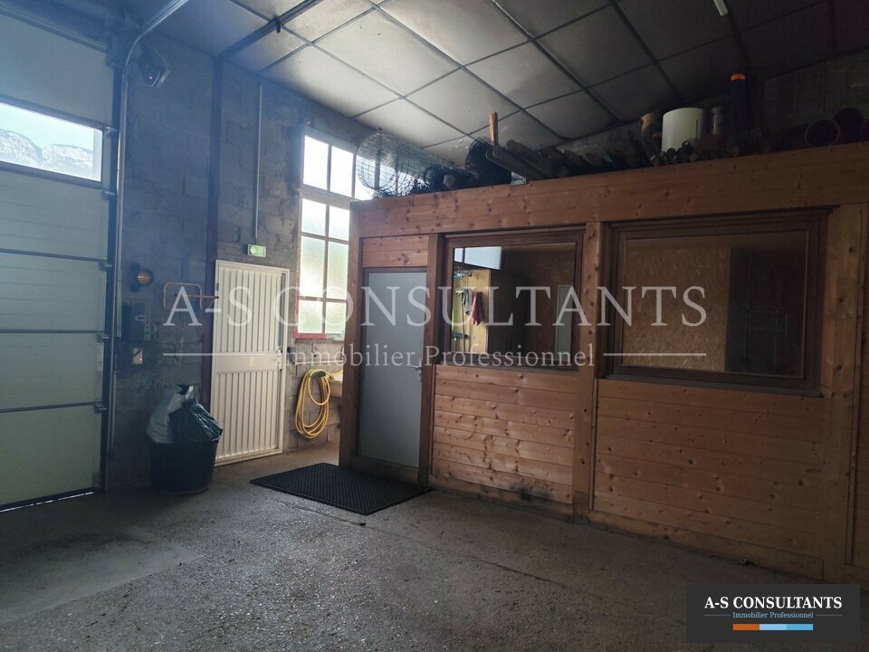ENTREPOT LOCATION DOUSSARD 107053552_74_0010_1.jpg