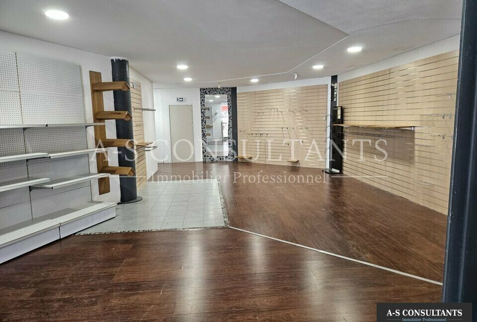 LOCAL COMMERCIAL LOCATION TOURNON 358005814_73_0208_6.jpg